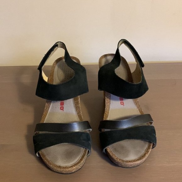 Tsubo Black and Tan Suede, Cork, and Rattan Wedges - Women’s Size 8.5 - Picture 4 of 8